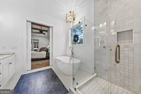 Bath - 1085 Locklin Rd, Monroe, GA 30655 photo 3 of 5