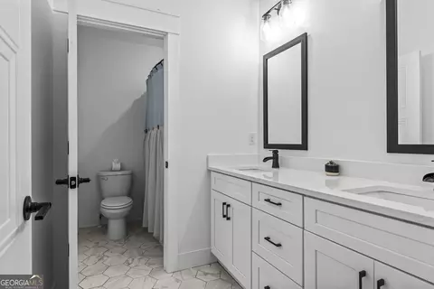 Bath - 1085 Locklin Rd, Monroe, GA 30655 photo 5 of 5