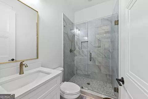 Bath - 1085 Locklin Rd, Monroe, GA 30655 photo 4 of 5