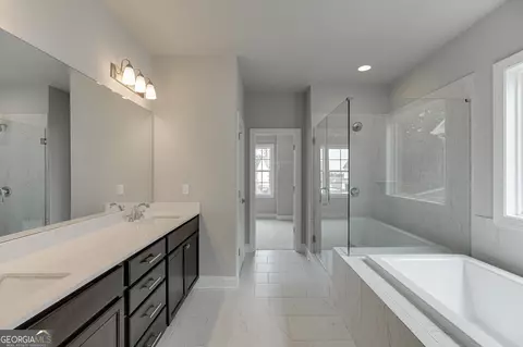 Bath - 1101 Bartlett Trce, Suwanee, GA 30024 photo 3 of 7