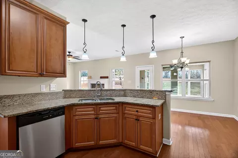 Kitchen - 140 Cedar Ridge Dr, Lagrange, GA 30241 photo 2 of 3