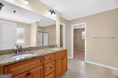 Entry Way - 140 Cedar Ridge Dr, Lagrange, GA 30241 photo 3 of 4
