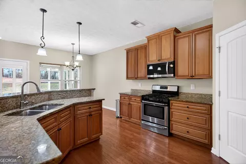Kitchen - 140 Cedar Ridge Dr, Lagrange, GA 30241 photo 1 of 3