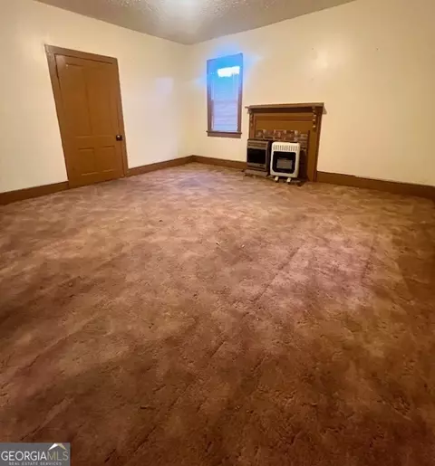 Living - 100 Fannin St, Lagrange, GA 30241 photo 3 of 3