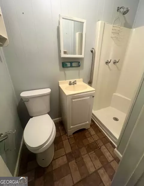 Bath - 100 Fannin St, Lagrange, GA 30241 photo 1 of 2