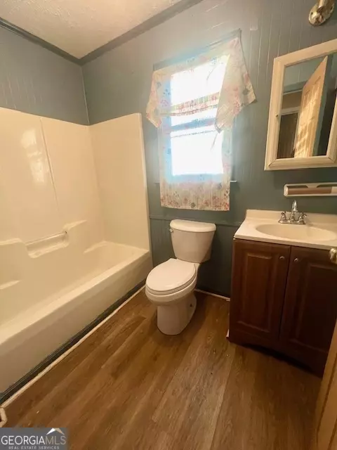 Bath - 100 Fannin St, Lagrange, GA 30241 photo 2 of 2
