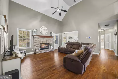 Living - 17 Collier Mill Rd, Toccoa, GA 30577 photo 1 of 2
