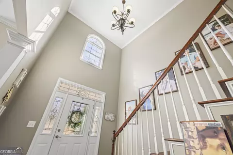 Entry Way - 17 Collier Mill Rd, Toccoa, GA 30577 photo 5 of 19