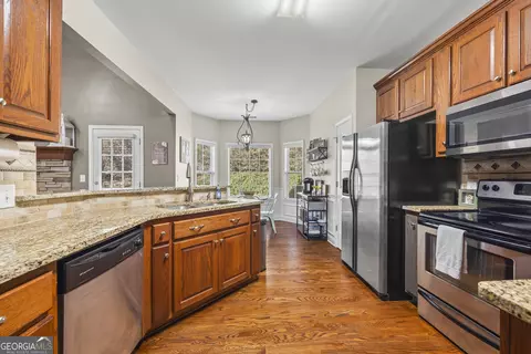 Kitchen - 17 Collier Mill Rd, Toccoa, GA 30577 photo 8 of 12