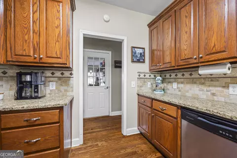Kitchen - 17 Collier Mill Rd, Toccoa, GA 30577 photo 11 of 12
