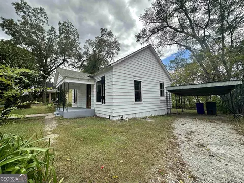 182 James St, Forsyth, GA 31029