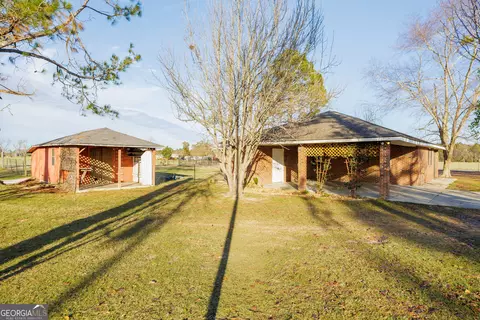 18 Eddye Ln, Ray City, GA 31645