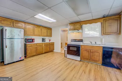 Kitchen - 353 Crowell Rd N, Covington, GA 30014 photo 6 of 9