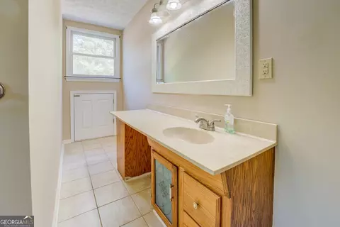 Bath - 353 Crowell Rd N, Covington, GA 30014 photo 9 of 10
