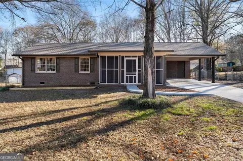 47 Chickasaw Trl, Cartersville, GA 30120