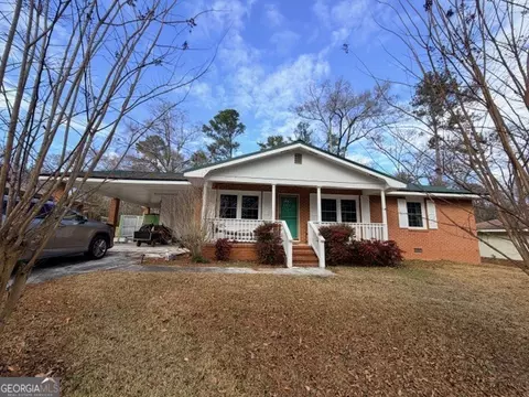 1812 Tanglewood Rd, Milledgeville, GA 31061