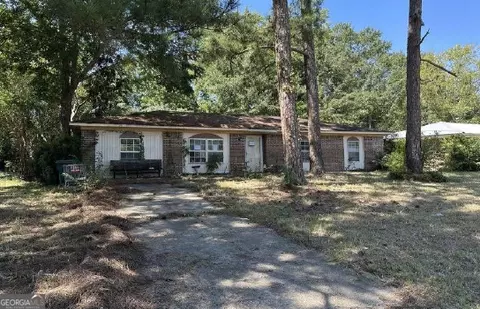 104 Imperial Dr, Eufaula, AL 36027