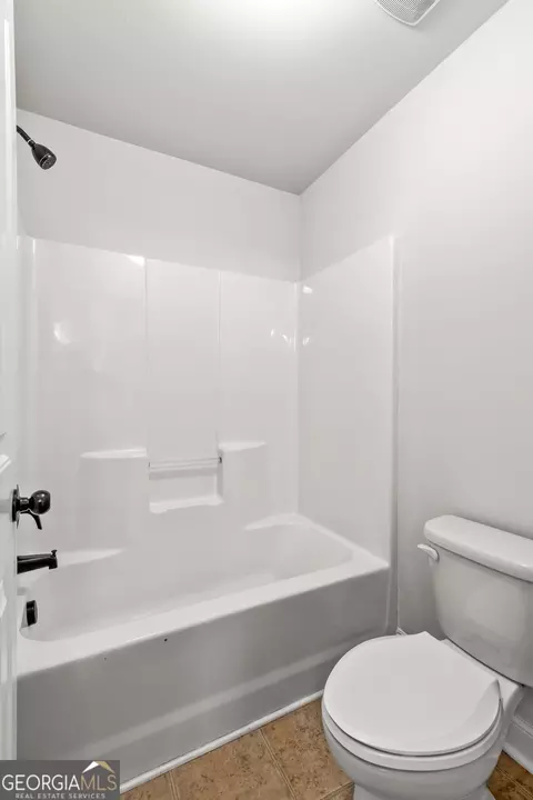 Bath - 3297 Alhambra Cir, Hampton, GA 30228 photo 3 of 3