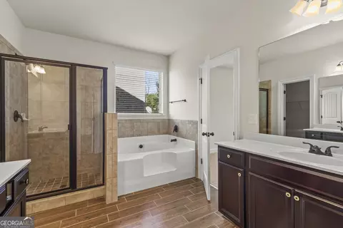 Bath - 3297 Alhambra Cir, Hampton, GA 30228 photo 2 of 3