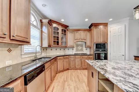 Kitchen - 1565 Briergate Dr, Duluth, GA 30097 photo 5 of 12