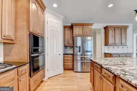 Kitchen - 1565 Briergate Dr, Duluth, GA 30097 photo 8 of 12