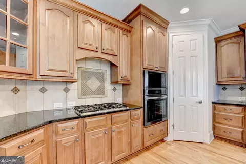 Kitchen - 1565 Briergate Dr, Duluth, GA 30097 photo 7 of 12