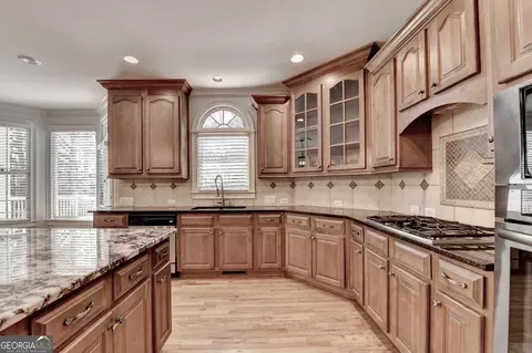 Kitchen - 1565 Briergate Dr, Duluth, GA 30097 photo 11 of 12