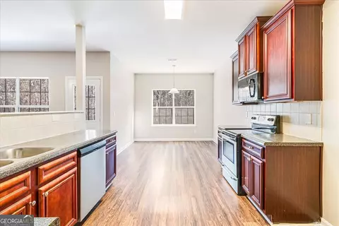 Kitchen - 1129 Watercourse Way, Hampton, GA 30228 photo 2 of 3