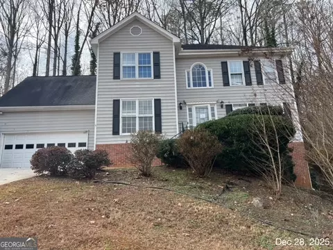 825 Connell Ln, Lawrenceville, GA 30044