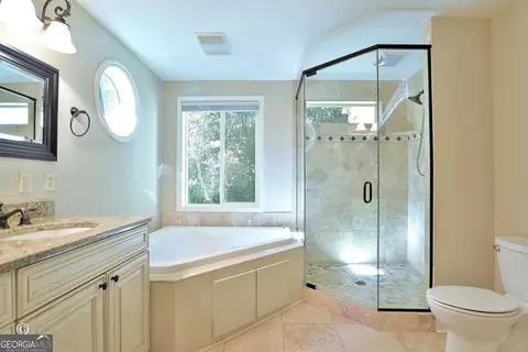 Bath - 5656 Hamilton Rd, Pine Mountain, GA 31822 photo 2 of 3