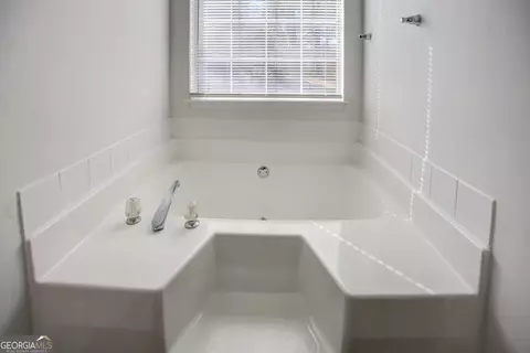 Bath - 40 Brandon Dr, Covington, GA 30016 photo 3 of 6