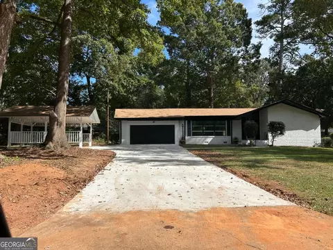 45 Circle Dr, Hampton, GA 30228