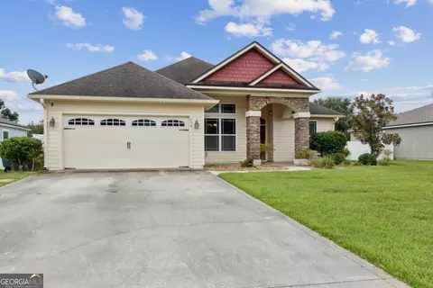 234 Waters Edge Dr, Kingsland, GA 31548