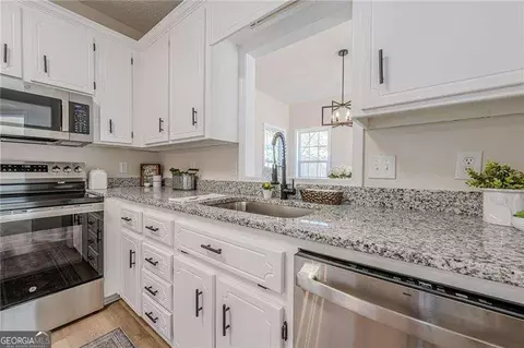 Kitchen - 704 Jay St, Canton, GA 30115 photo 2 of 4