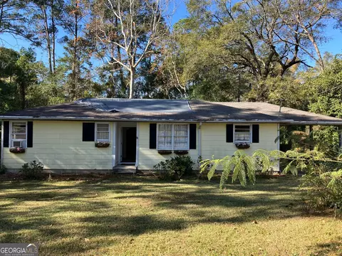 411 Edgewood Dr, Thomasville, GA 31792