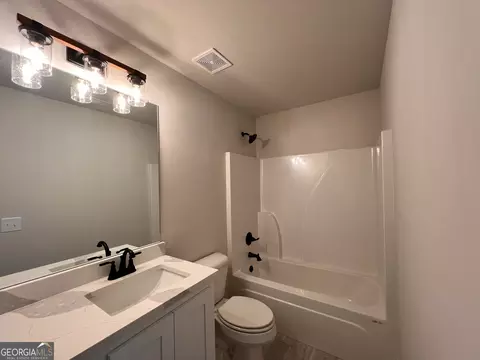 Bath - 865 Elder Dr, Jefferson, GA 30549 photo 1 of 10