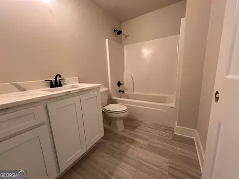 Bath - 865 Elder Dr, Jefferson, GA 30549 photo 9 of 10
