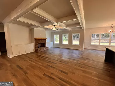 Living - 865 Elder Dr, Jefferson, GA 30549 photo 4 of 5