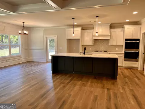 Kitchen - 865 Elder Dr, Jefferson, GA 30549 photo 13 of 15