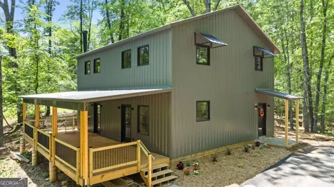 38 Friendly Ln, Mccaysville, GA 30555
