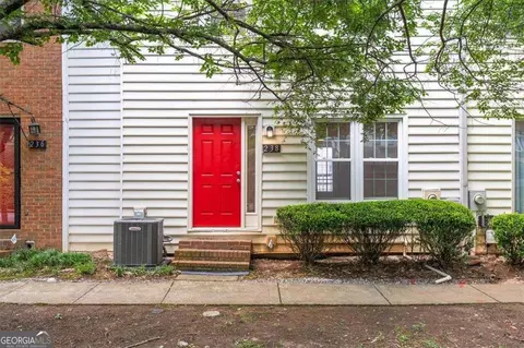 238 Chads Ford Way, Roswell, GA 30076