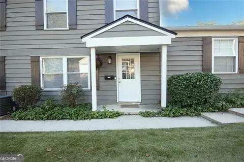 1348 Surrey Ln SW, Marietta, GA 30008