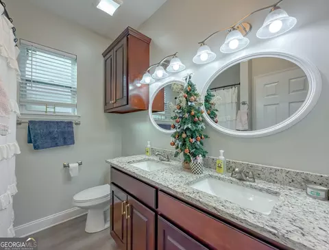 Bath - 100 Robin, Bainbridge, GA 39817 photo 3 of 11