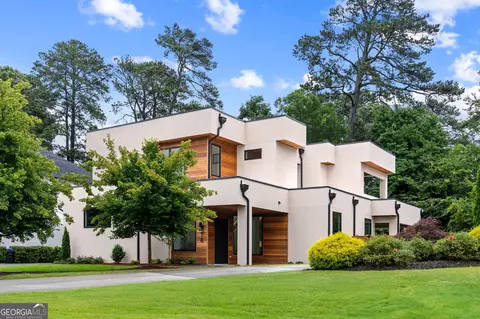16 Bonnie Ln, Sandy Springs, GA 30328