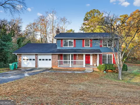 904 Abingdon Ct, Stone Mountain, GA 30083