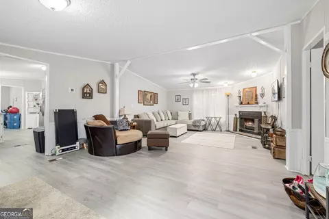 126 Loggins Trl, Commerce, GA 30529 photo 8