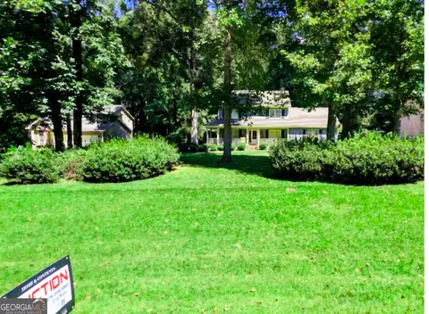 6111 Peake Rd, Macon, GA 31220