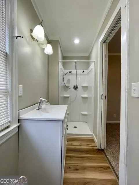 Bath - 428 Riverview St, Millen, GA 30442 photo 1 of 1