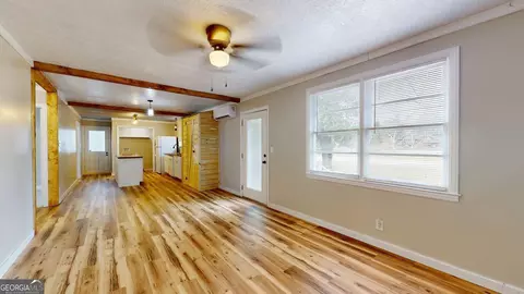 Living - 428 Riverview St, Millen, GA 30442 photo 2 of 2