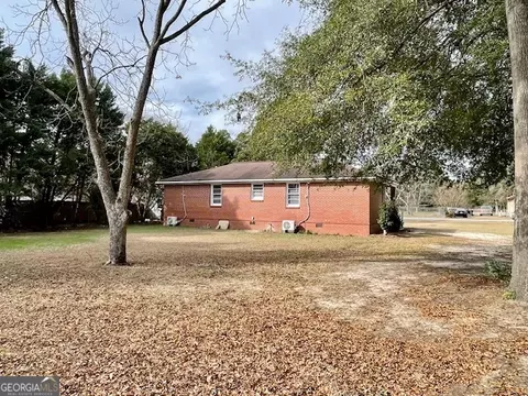 Exterior - 428 Riverview St, Millen, GA 30442 photo 3 of 6